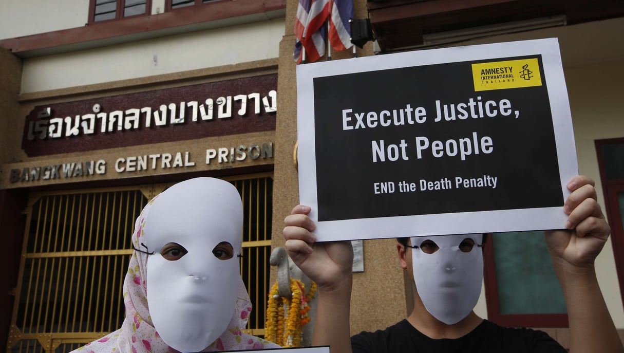 Des militants d’Amnesty International manifestent contre la peine de mort (photo d’illustration). © Sakchai Lalit/AP/SIPA