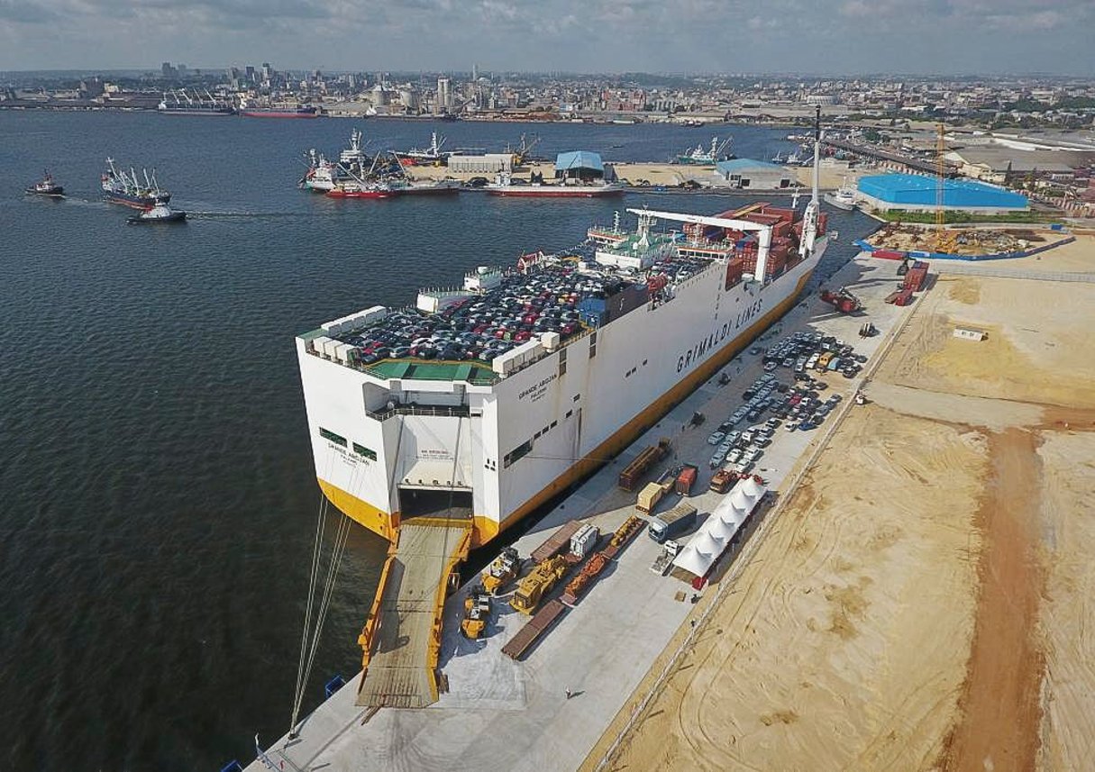 Le nouveau quai roulier (300 m de long et 14 m de tirant d’eau), première phase du terminal Ro-Ro d’Abidjan, a été inauguré en mars 2018. © PAA