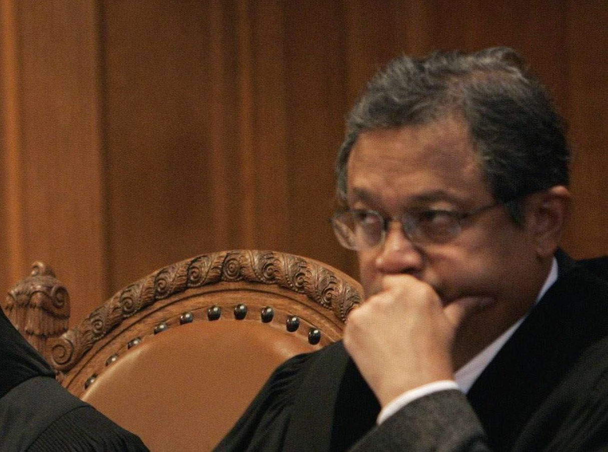 Raymond Ranjeva à la Cour internationale de justice, le 26 février 2007 © BAS CZERWINSKI/AP/SIPA