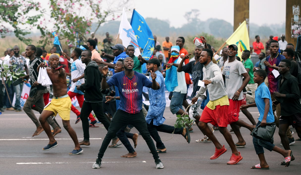 Des militants en liesse lors de l'arrivée de Jean-Pierre Bemba, à Kinshasa le 23 juin 2019. &copy; REUTERS/Kenny Katombe