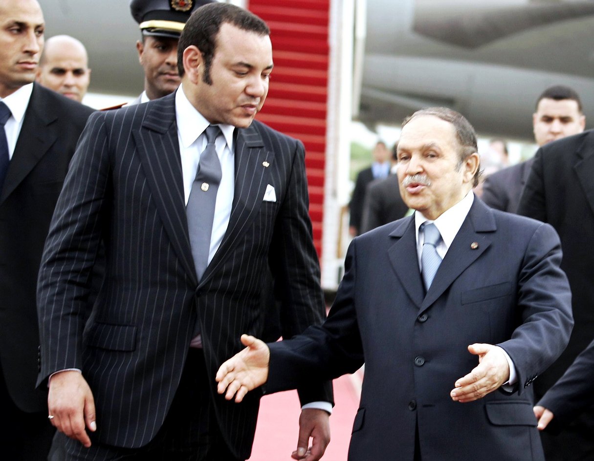 Le roi Mohammed VI et Abdelaziz Bouteflika à Alger le 21 mars 2005, en marge du 17e sommet de la Ligue arabe. © Zohra Bensemra/REUTERS
