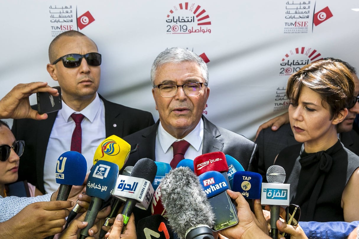 Abdelkrim Zbidi s'exprimant devant les caméras après avoir déposé sa candidature à l'élection présidentielle, mercredi 7 août 2019 à Tunis. &copy; Hassene Dridi/AP/SIPA