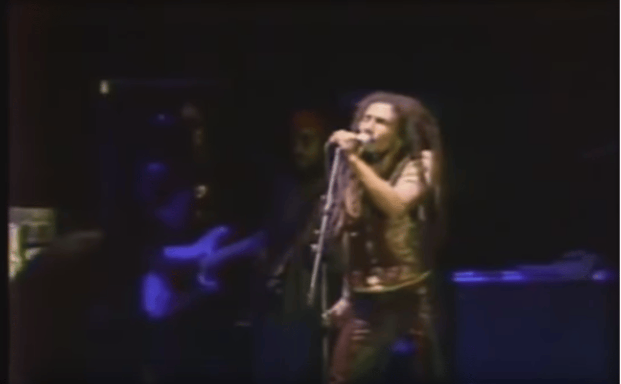 Bob Marley lors d’un grand concert donné en 1980 à Harare. © Youtube : Reaggeplayground