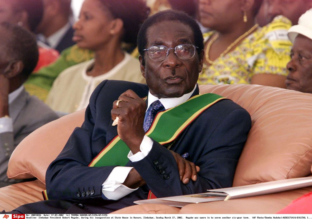 Le président Robert Mugabe à Harare. © THEMBA HADEBE/AP/SIPA
