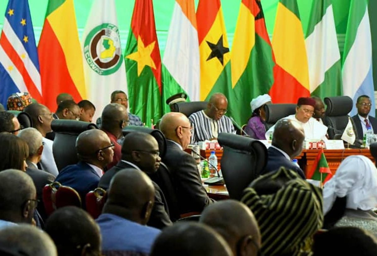 Le président burkinabè Roch Marc Christian Kaboré et Mahamadou Issoufou, lors de la rencontre de la Cedeao, à Ouagadougou le samedi 14 septembre 2019. © DR / G5 Sahel