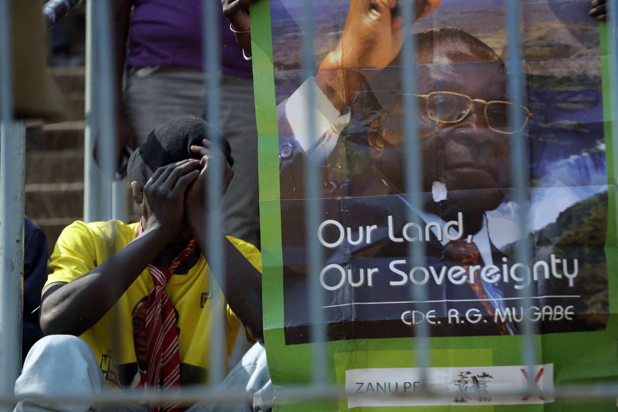 Lors de la cérémonie d’hommage à l’ancien président zimbabwéen Robert Mugabe, le 13 septembre 2019 à Harare. © Themba Hadebe/AP/SIPA