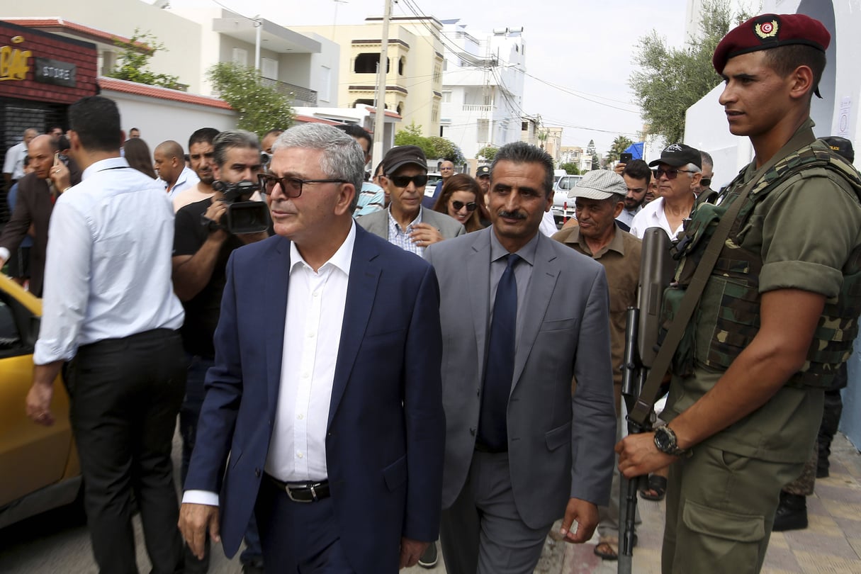 Abdelkrim Zbidi, ex-ministre de la Défense, arrivant dans son bureau de vote à Sousse, dimanche 15 septembre 2019. &copy; Samir Sahli/AP/SIPA