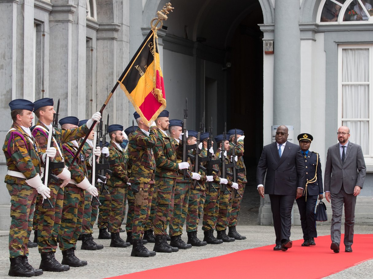 Le chef de l’État congolais accueilli au Palais d’Egmont, à Bruxelles, 
par le Premier ministre belge, 
Charles Michel, le 17 septembre. © BENOIT DOPPAGNE/BELGA/AFP