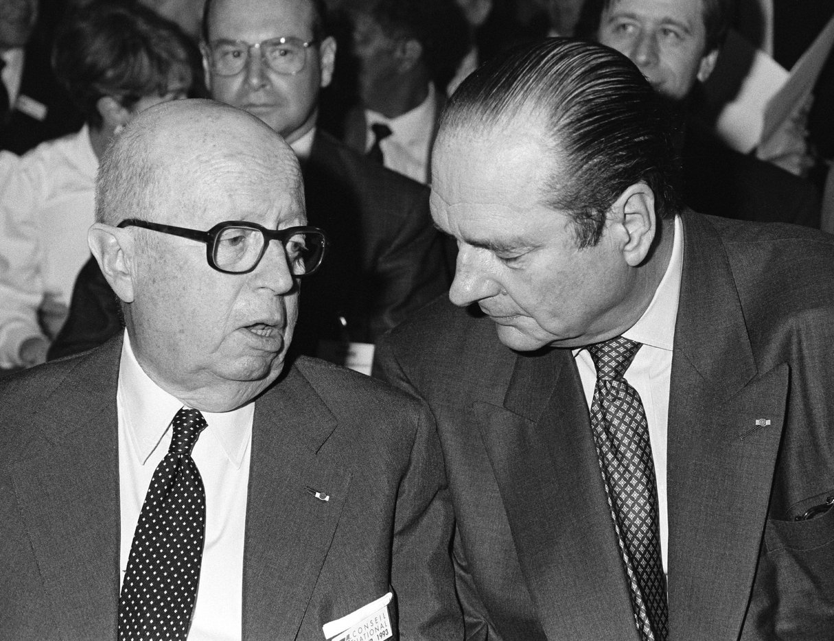 Jacques Chirac et Jacques Foccart lors du Conseil national du Rassemblement Pour la France (RPR), en 1993. © UNIVERSAL PHOTO/SIPA