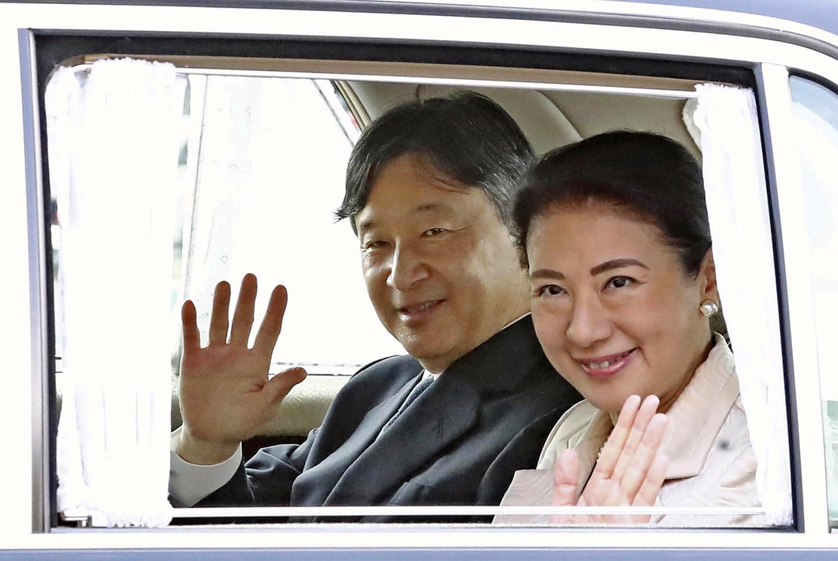 L’empereur japonais Naruhito et son épouse, l’impératrice  Masako , le 15 octobre 2019 à Tokyo. © Pool for Yomiuri/AP/SIPA