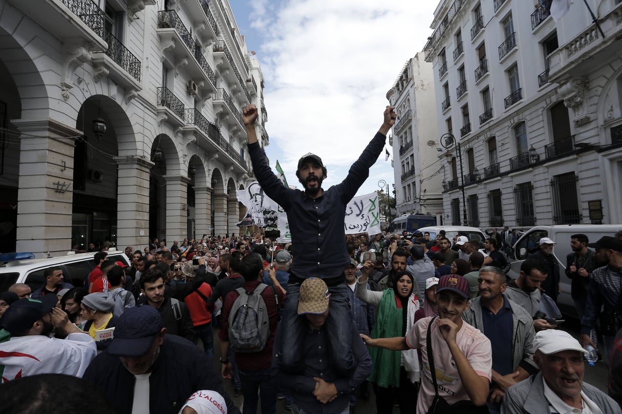 Les manifestations à Alger, le 5 novembre 2019. © Toufik Doudou/AP/SIPA