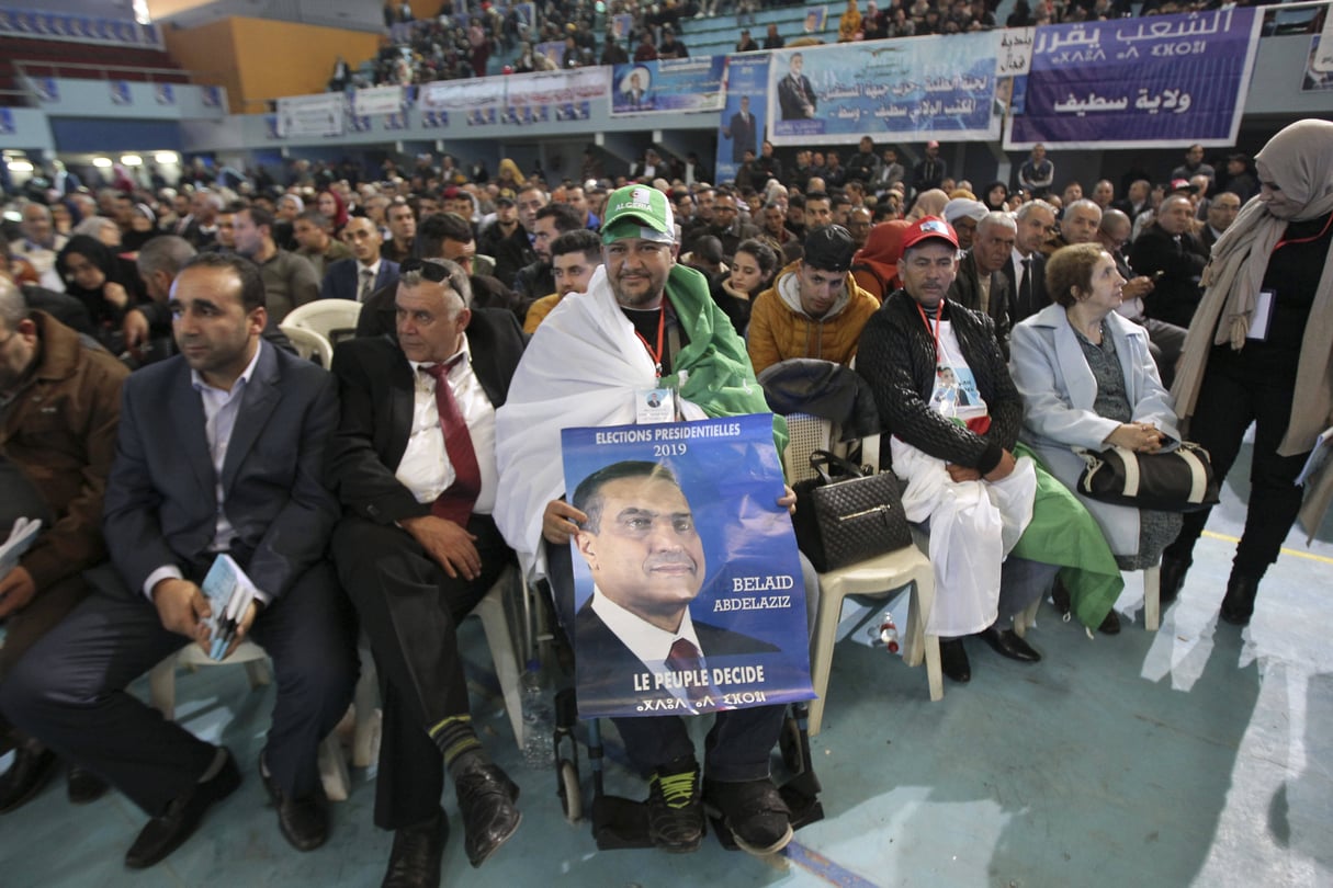 "Le peuple décide", slogan du candidat Abdelaziz Belaïd pour l'élection présidentielle algérienne du 12 décembre 2019. &copy; Fateh Guidoum/AP/SIPA