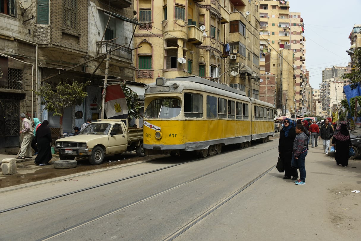 Le tramway circulant dans une rue d’Alexandrie, en Égypte. © AntRugeon