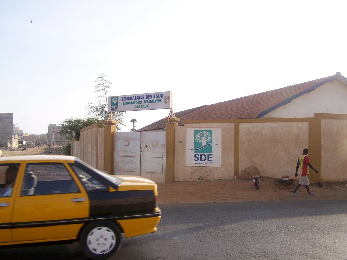 Locaux de la Sénégalaise des eaux (SDE), à Dakar. Le contrat l’intégration par Suez des 1 200 professionnels sénégalais jusqu’alors employés par la SDE. © Serigne diagne