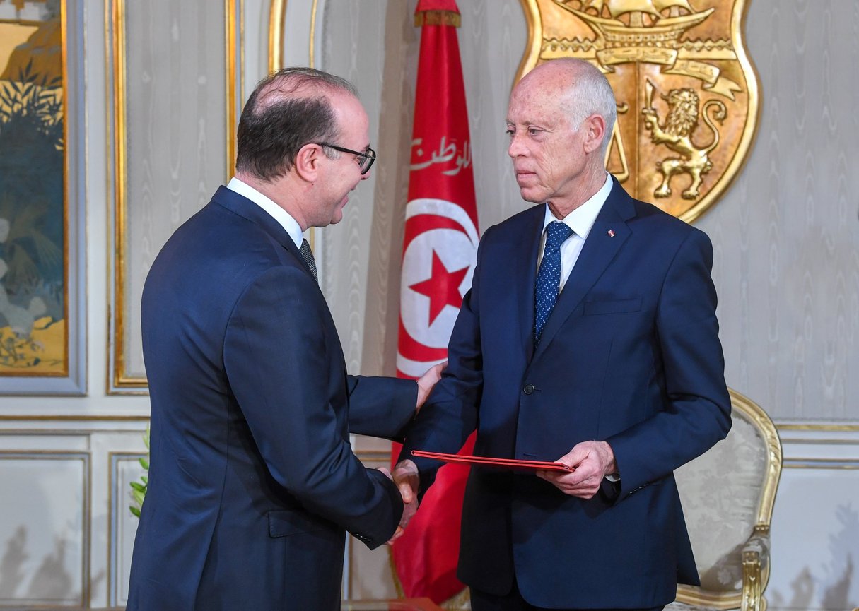 Le président Kaïs Saïed (à droite) a désigné l’ancien ministre des Finances Elyes Fakhfakh pour désigner le futur gouvernement. © Présidence tunisienne