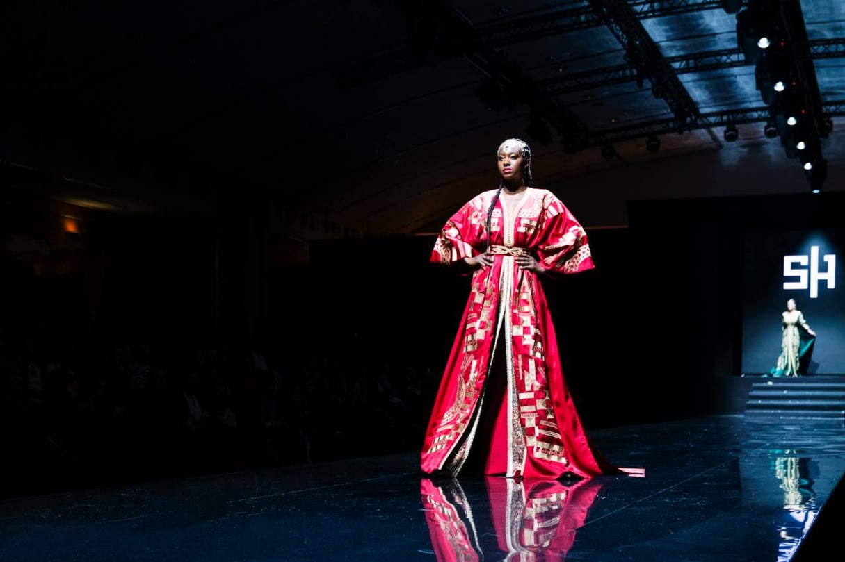 Un caftan signé par la Marocaine Samira Haddouchi lors de l’Oriental Fashion Show 2020. © François Grivelet pour Jeune Afrique.