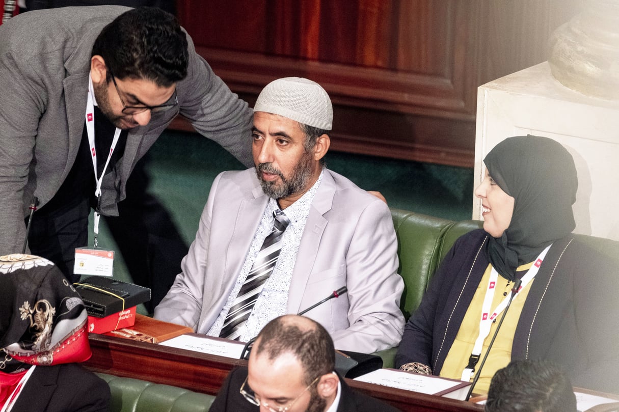 13 novembre 2019 : le député Said Jaziri, du Parti islamiste Arrahma. L’Assemblée des Représentants du Peuple a tenu ce mercredi sa première séance plénière de la nouvelle législature suite aux élections du 6 octobre sous la présidence du doyen des députés Rached Ghannouchi, président du parti Ennahdha et candidat à la présidence de l’ARP. Après des premiers échanges houleux, notamment de la députée Abir Moussi, les députés ont élu avec 123 voix sur 217 Rached Ghannouchi nouveau Président de l’ARP grâce au soutien de dernière minute du parti de Nabil Karoui, Qalb Tounes, malgré une campagne anti Ennahdha. Samira Chaouchi, députée du parti Qalb Tounes est ensuite élue vice présidente de l’ARP...... &copy; Nicolas Fauqué/www.imagesdetunisie.com