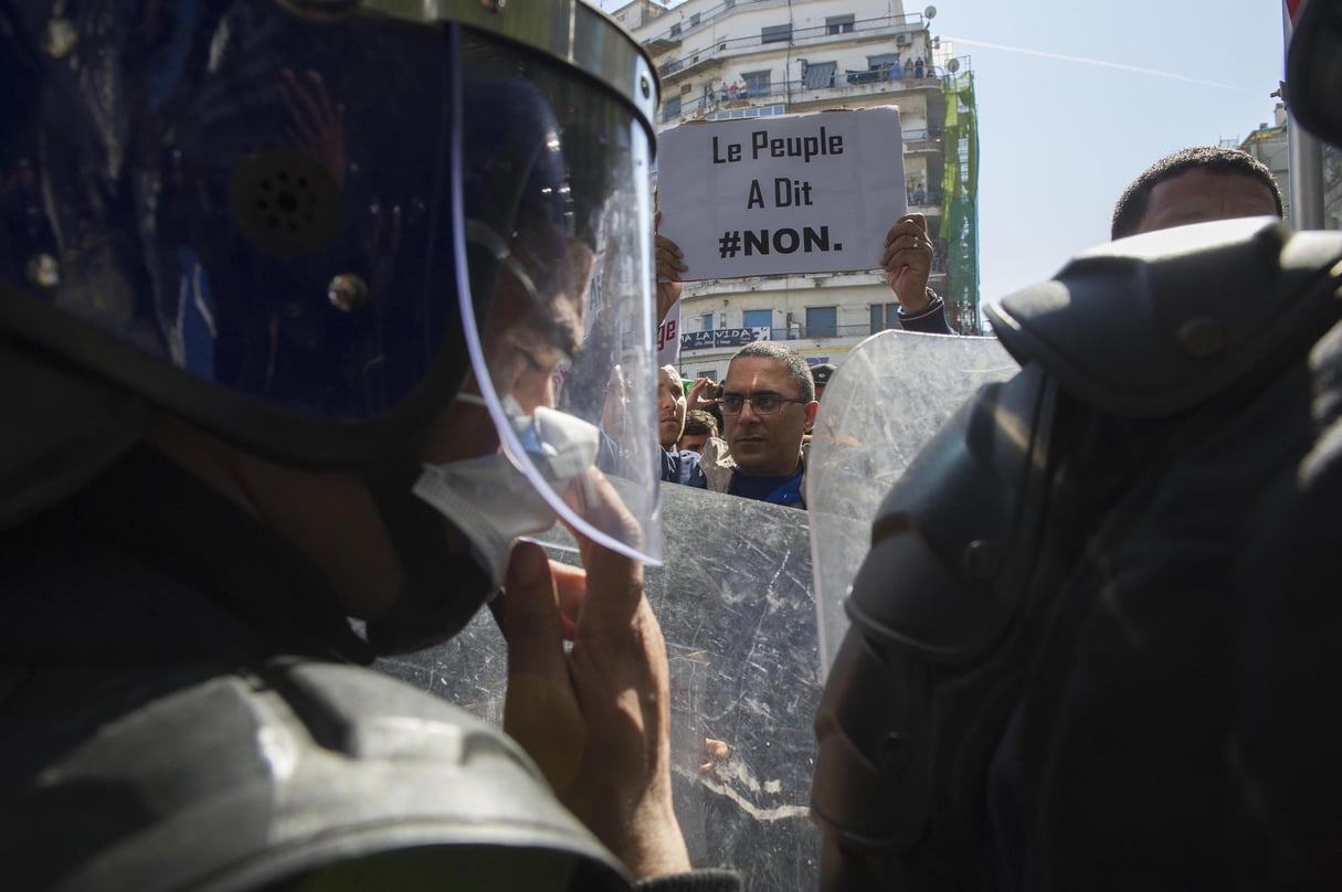 Manifestation du 22 février 2019, rue Belcout, à Alger. &copy; Louiza Ammi