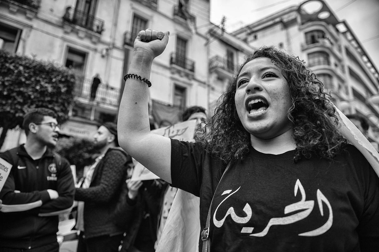 Les femmes sont très présentes lors des manifestations du Hirak. Ici, à Alger lors de la marche du 8 mars, journée internationale de la femme. © Louiza Ammi
