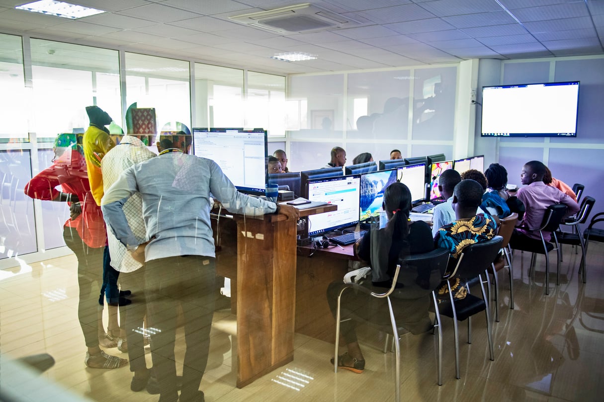 Deux mille kilomètres de fibre optique, couvrant plus de 80 % du territoire, ont été installés partout au Bénin. © PR Bénin