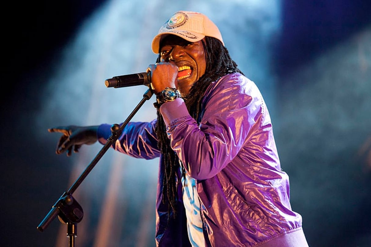 Alpha Blondy lors d’un concert à Barcelone, en 2010. © Wikimedia Commons