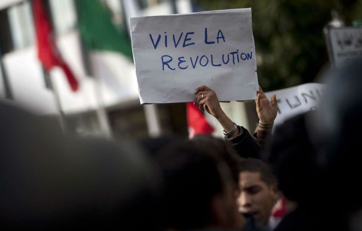 Lors d’un rassemblement à Tunis, en janvier 2011, après la chute de Ben Ali. (archives). © Thibault Camus/AP/SIPA