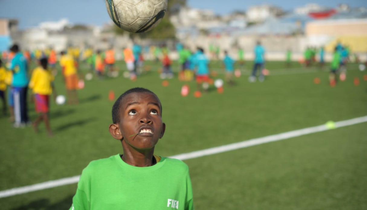 Un enfant lors d’un festival de la Fifa à Mogadiscio, en Somalie, en août 2019. © AU UN IST PHOTO/Tobin Jones/Flickr