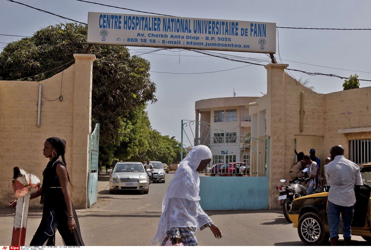 Le CHU de Fann, à Dakar, en août 2014. © AP Photo/Jane Hahn