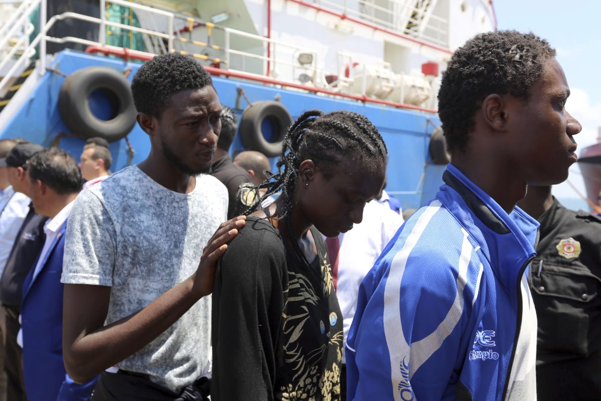 Des migrants arrivent au port de Zarzis, le 1er août 2018. &copy; Mounir Beji/AP/SIPA