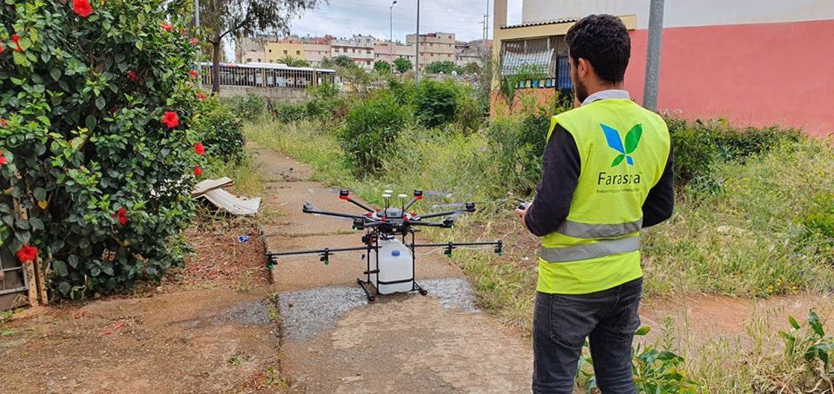 Drone de la start-up marocaine Farasha équipé pour effectuer des opérations de désinfection © Farasha