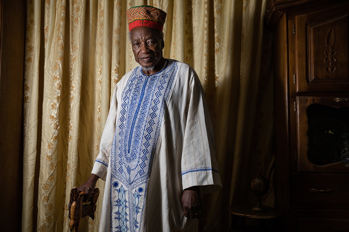 Maître Frédéric Titinga Pacéré, avocat et chef traditionnel burkinabè. le 9 mars 2020. © Sophie Garcia pour JA