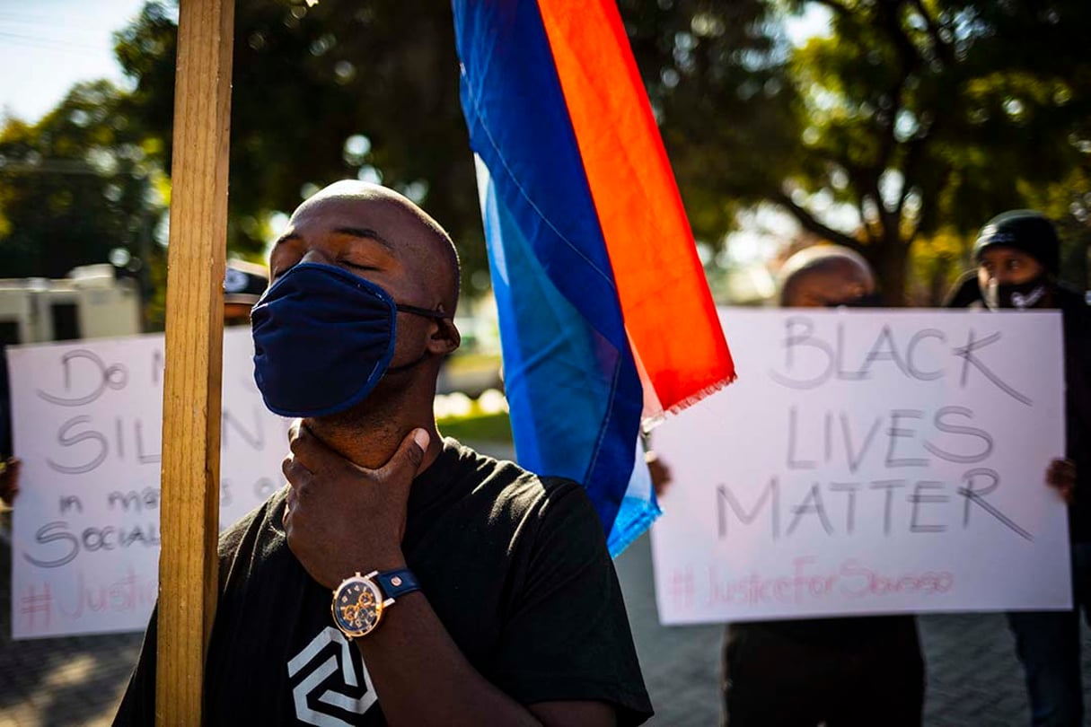 Manifestation « Black Lives Matter » devant l’ambassade américaine à Pretoria, le 5 juin 2020. © Kim Ludbrook/EPA/MAXP