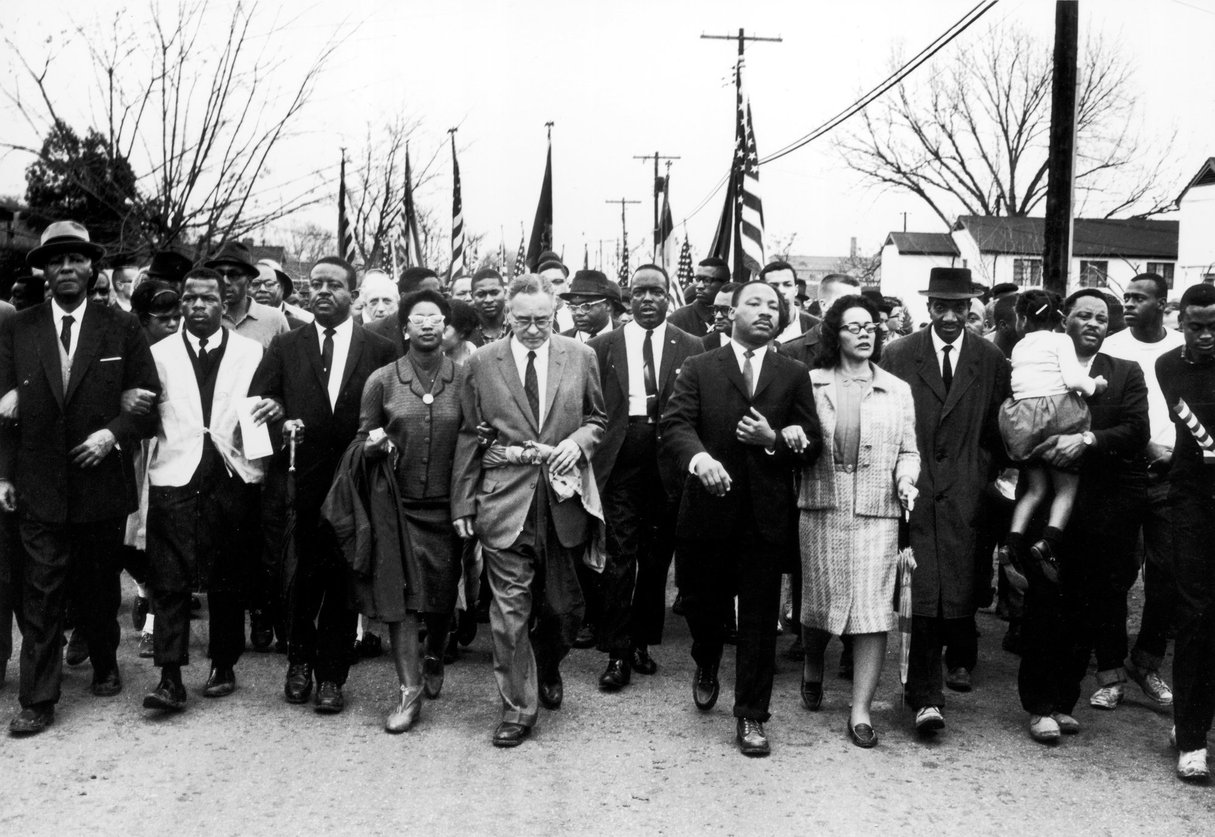Marche de Selma, menée par Martin Luther King, le 25 mars 1965. Le groupe N.W.A, interprète du titre « Fuck tha police » &copy; William Lovelace/Express/Getty Images