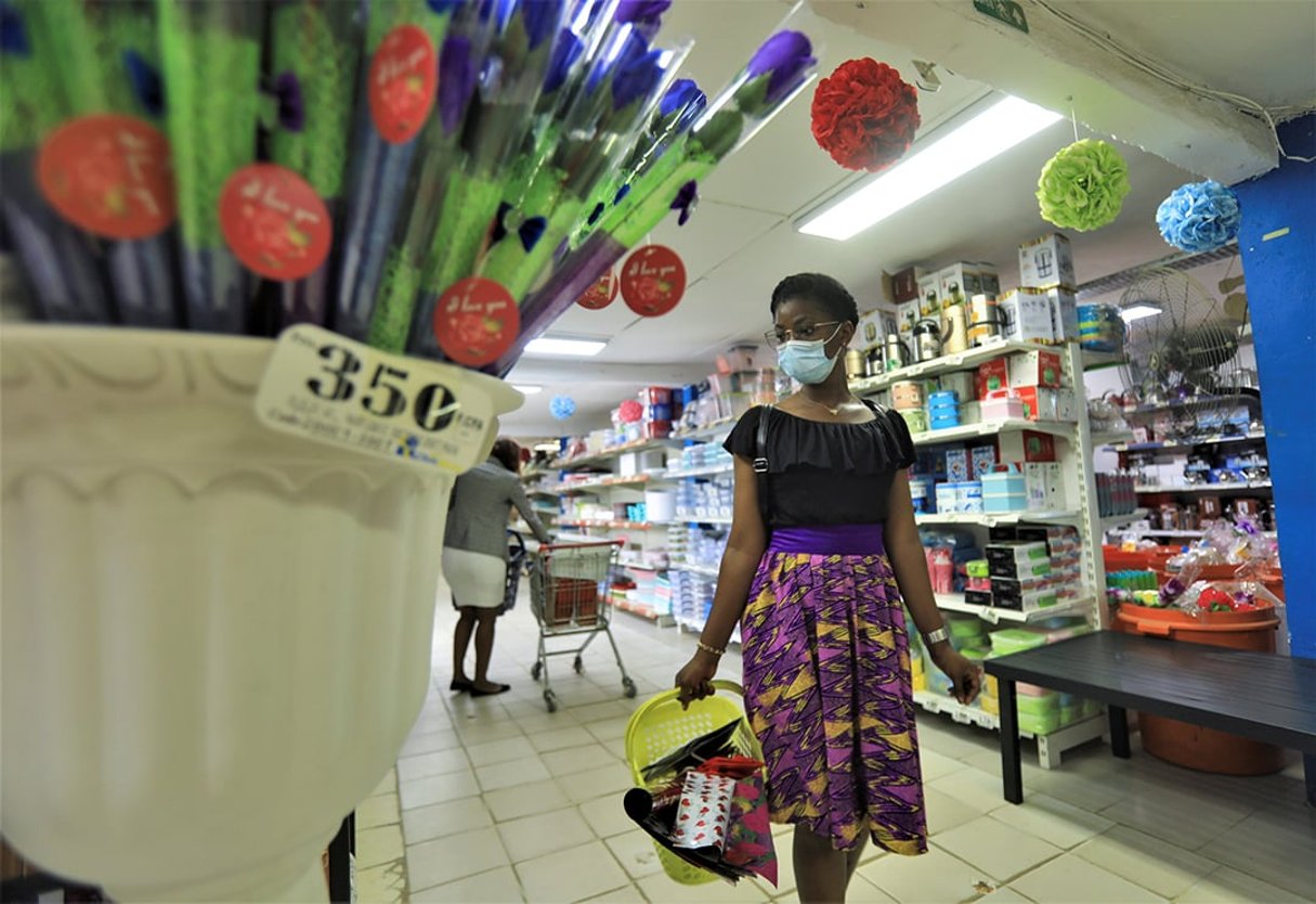 Un magasin ChicShop, à Abidjan, le 28 mai 2020. © Thierry Gouegnon/REUTERS