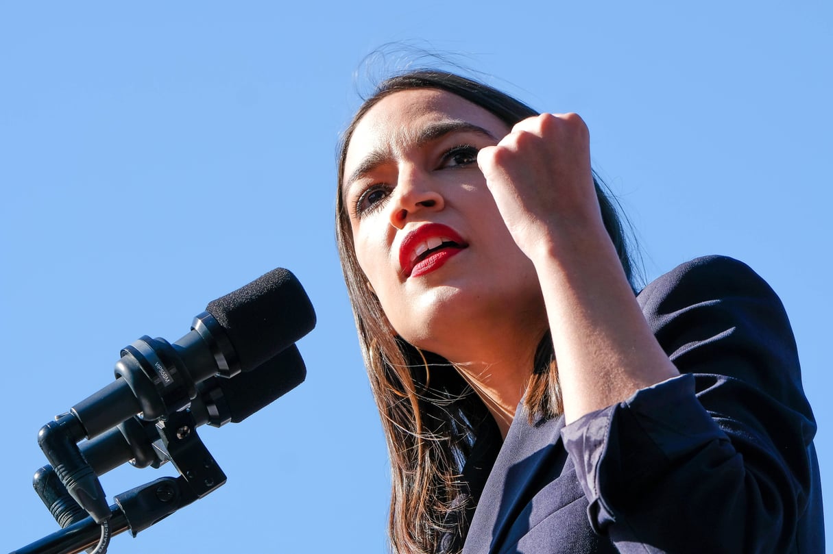 Alexandria Ocasio-Cortez lors d’un meeting de Bernie Sanders, à New York. © Preston Ehrler/SOPA Images/Sipa