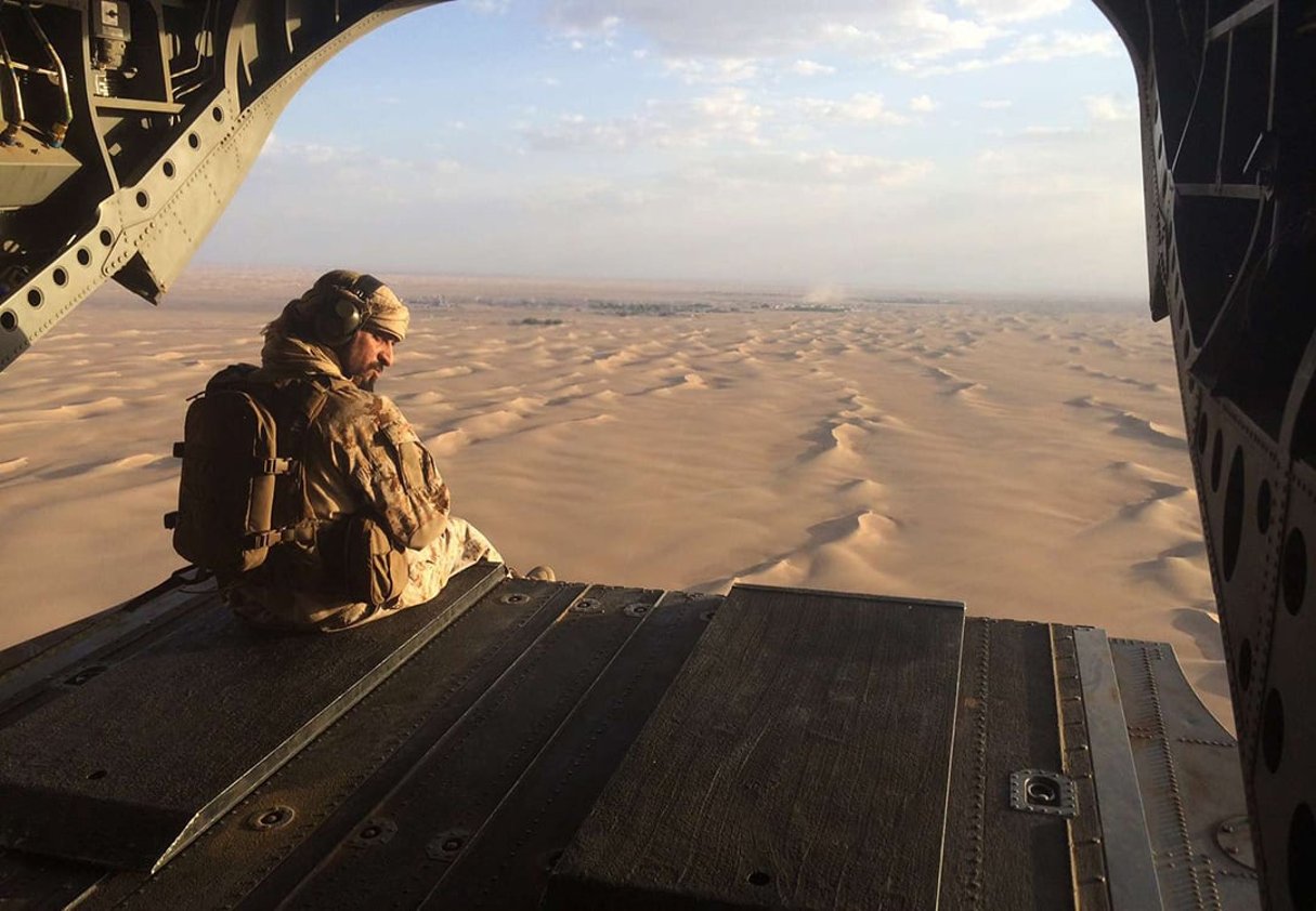 Vue du Yémen depuis un hélicoptère militaire émirati. © Adam Schreck/AP/SIPA