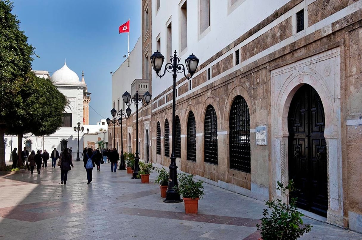 La place du Gouvernement en haut de la médina, à Tunis. © Nicolas Fauque