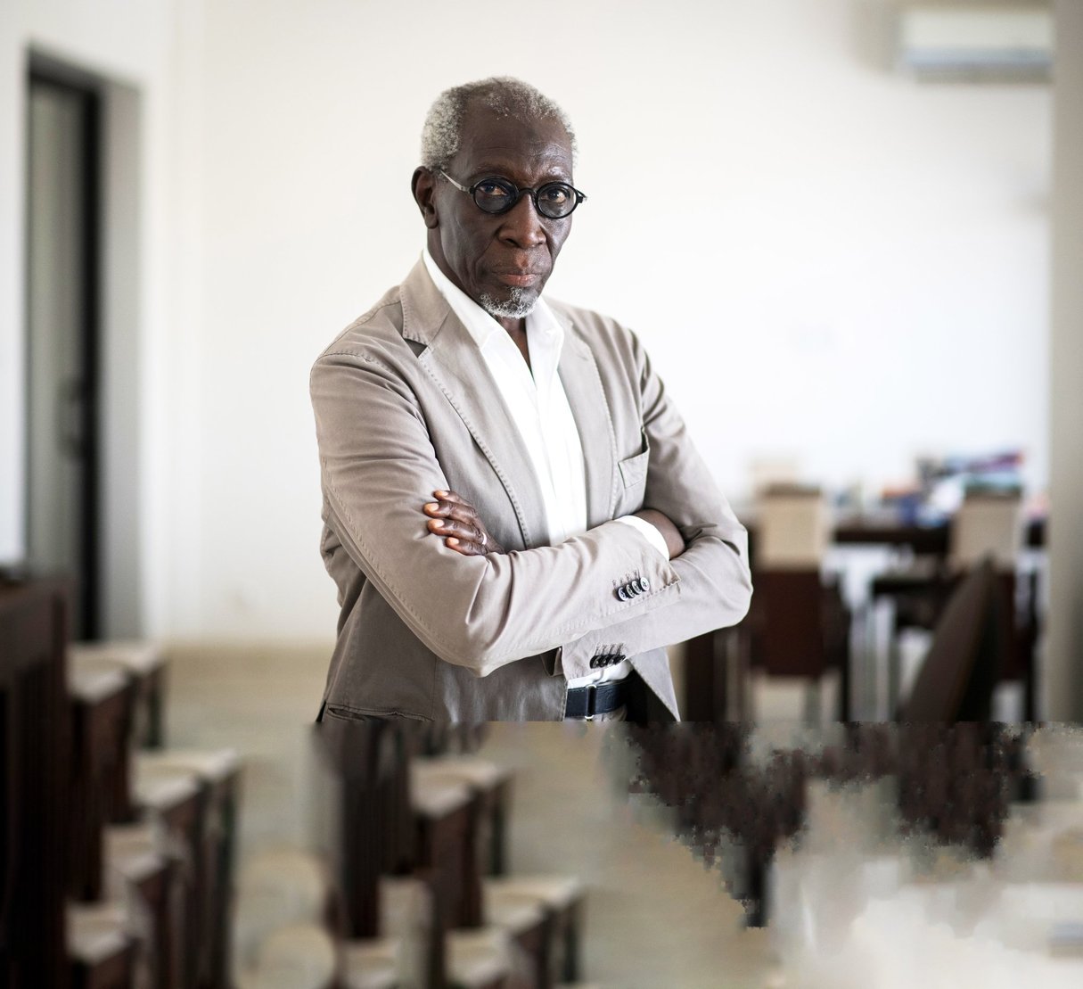 Mamadou Lamine Gueye, PDG de la Compagnie Senegalaise de transports Transatlantiques (CSTT-AO) à son domicile à Dakar. © Sylvain Cherkaoui pour JA