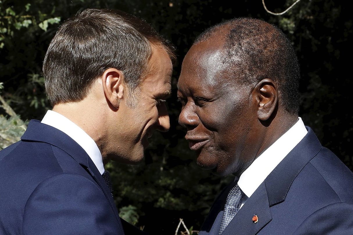 Le président français Emmanuel Macron et son homologue ivoirien Alassane Ouattara à Saint-Raphaël, dans le sud de la France, le 15 août 2019. © Eric Gaillard/AP/SIPA