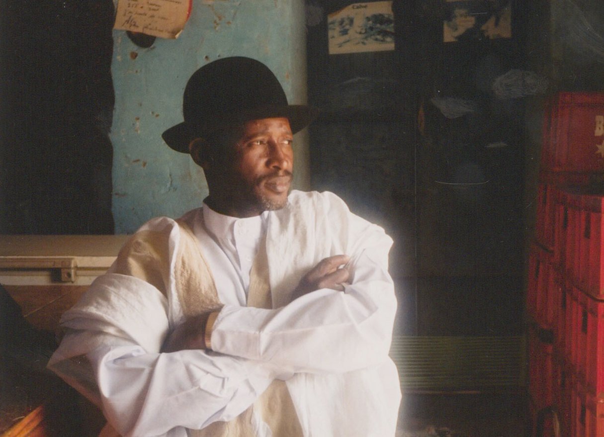 Le musicien malien Afel Bocoum, guitariste et chanteur, est né à Niafunké en 1955. © Christien Jaspars