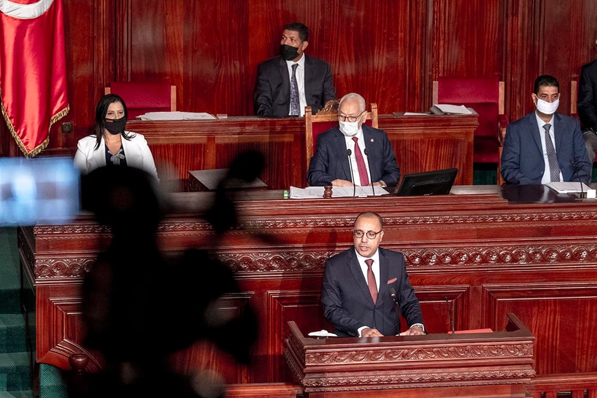 Hichem Mechichi devant l’ARP lors du vote de confiance du gouvernement. © Nicolas Fauqué