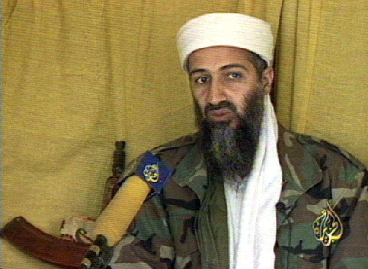 Oussama Ben Laden, à Kaboul, en décembre 1998. © AL JAZIRA TV / AFP