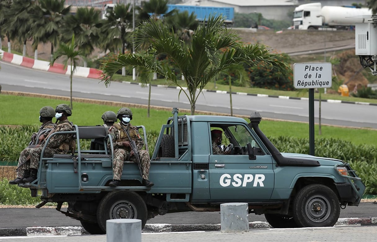 Des soldats ivoiriens durant la cérémonie d’adieu à Amadou Gon Coulibaly, le 14 juillet 2020. © Luc Gnago/REUTERS