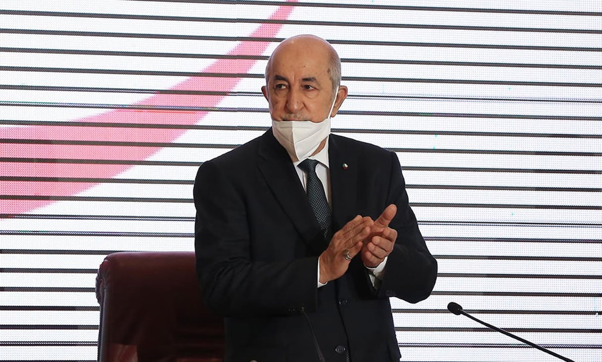 Le président Abdelmadjid Tebboune lors de la conférence sur le plan de relance à Alger en août 2020. © Billal Bensalem/NurPhoto/AFP