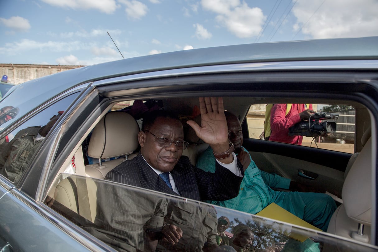 Maurice Kamto à Yaoundé, le 5 octobre 2019, après avoir été remis en liberté (archives). © STRINGER / AFP)