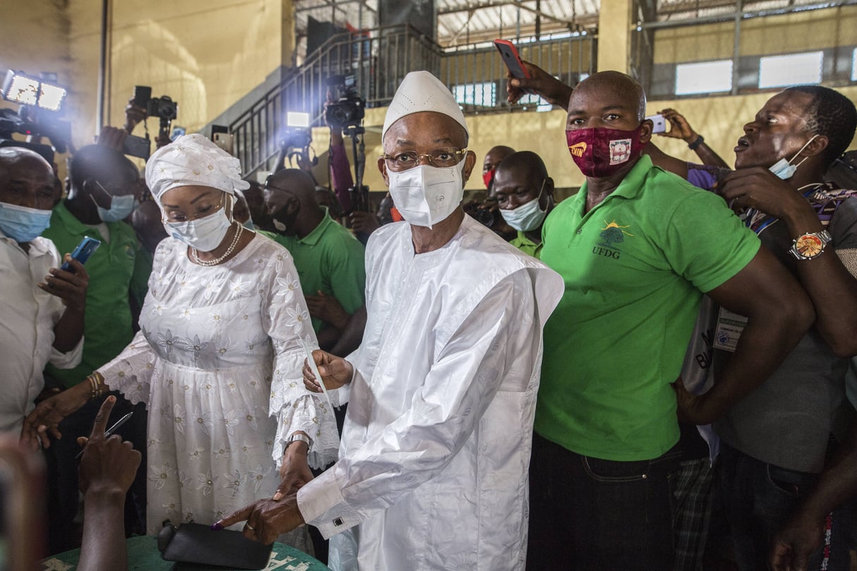 Cellou Dalein Diallo, lors du scrutin du 18 octobre en Guinée. © Sadak Souici/AP/SIPA