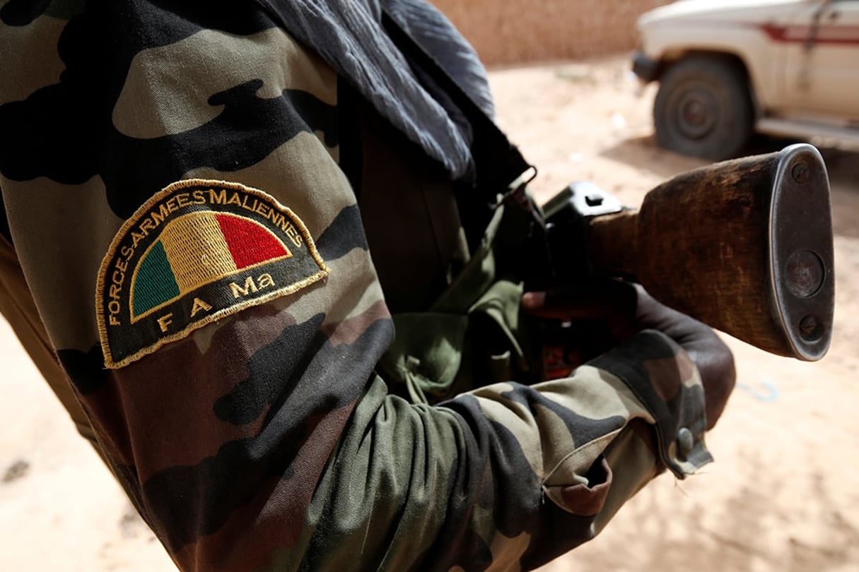 Un soldat des forces armées maliennes à Tin Hama, une commune malienne située dans le cercle d’Ansongo et la région de Gao. Photo d’illustration. © Benoit Tessier/REUTERS