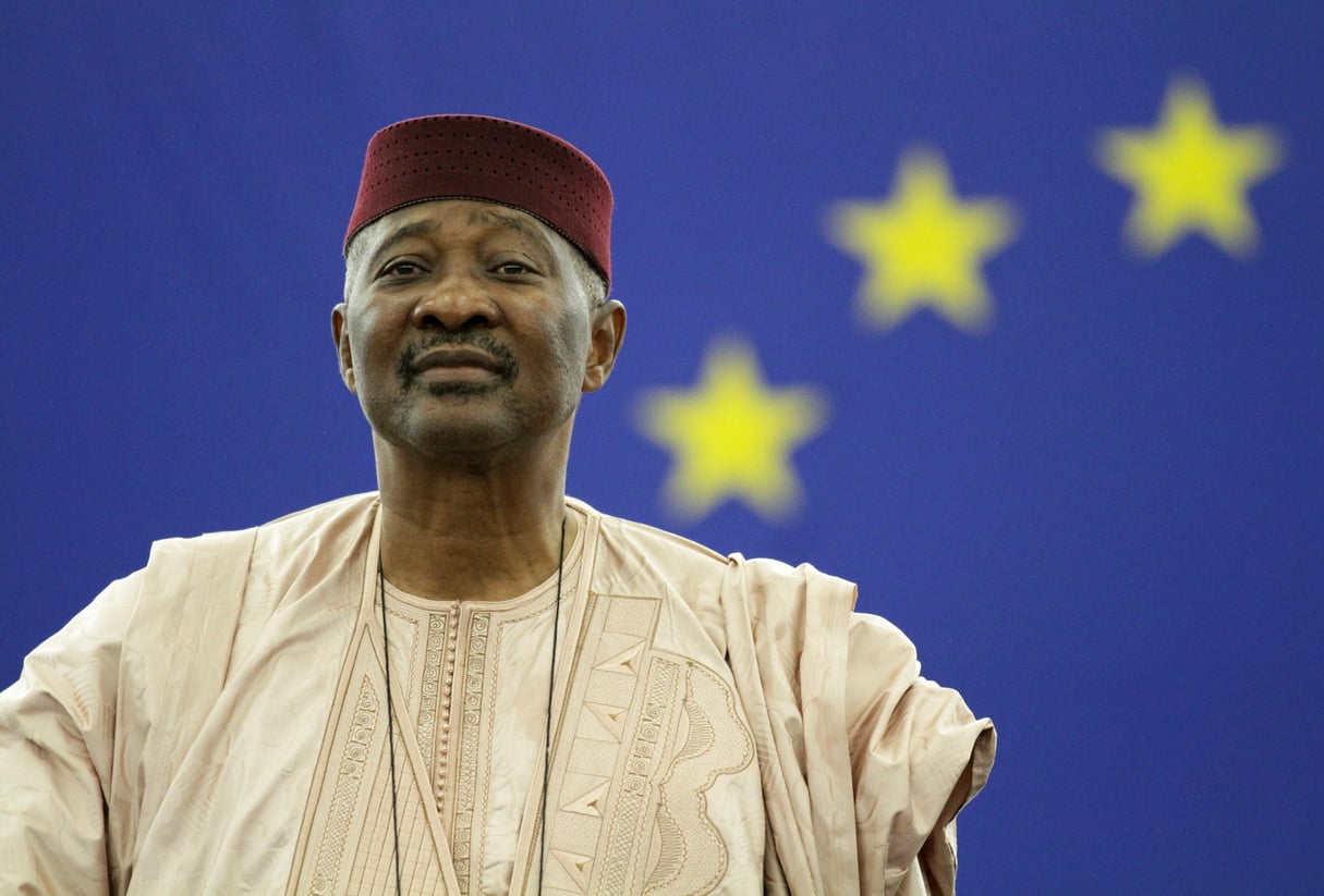 Amadou Toumani Touré, ici en 2010 au Parlement européen, est décédé le 10 novembre 2020. © REUTERS/Jean-Marc Loos/File Photo