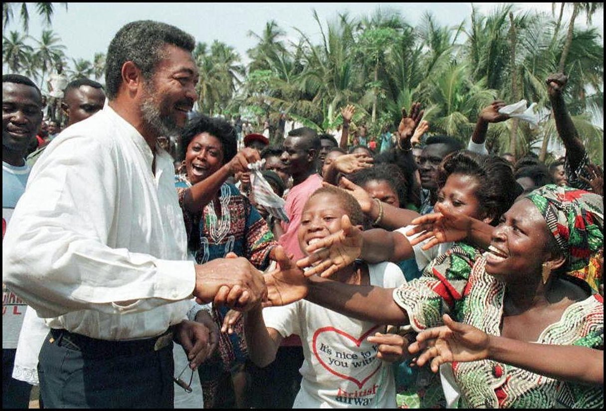 Jerry Rawlings, lors d’un meeting de campagne pour la présidentielle de 1996 à Accra, à l’issue de laquelle il a été réélu à un second mandat. © ISSOUF SANOGO / AFP