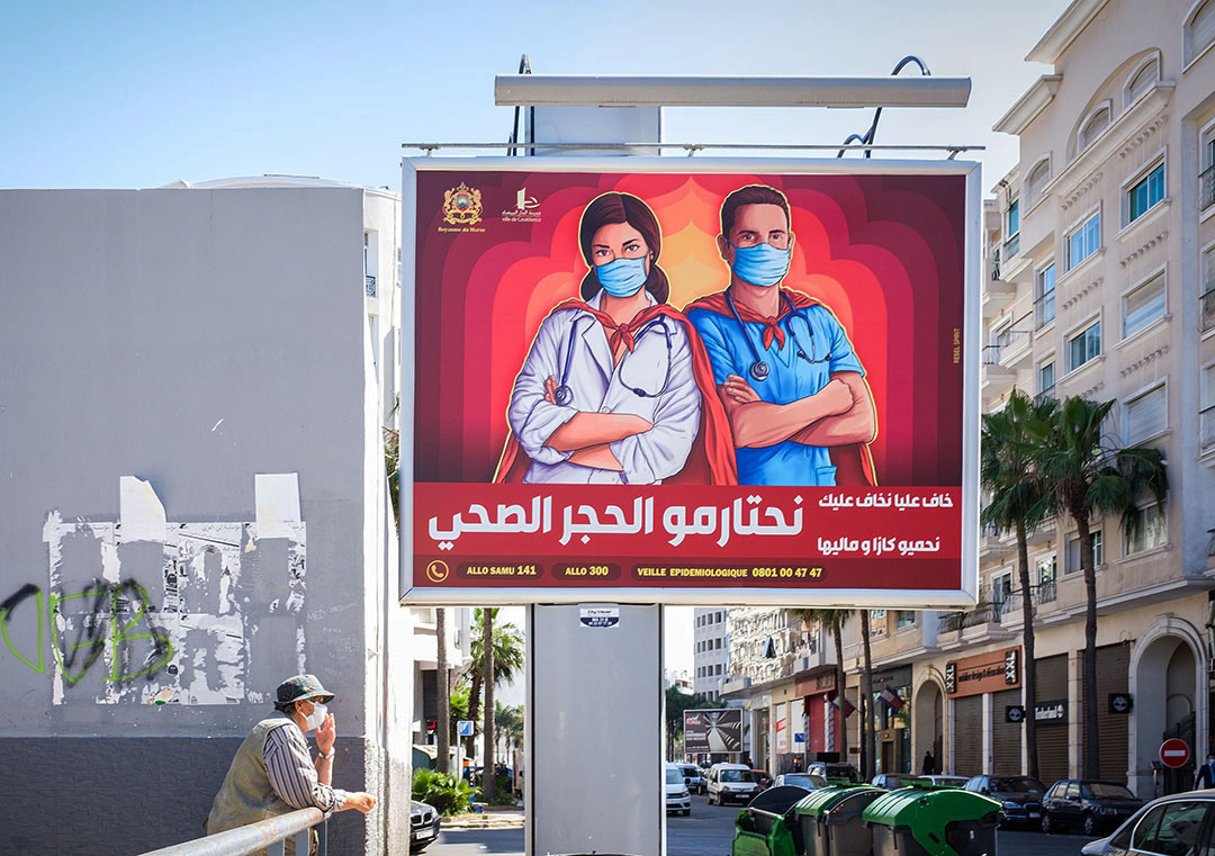 Panneau d’affichage illustrant la campagne de prévention sanitaire anti-coronavirus, à Casablanca, le 20 avril 2020 (illustration). © Duffour F/Andia.fr